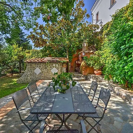 Sleeps 8 Pool Air Con Wifi *