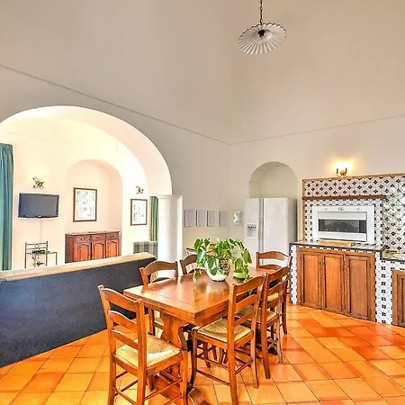Sleeps 8 Pool Air Con Wifi *