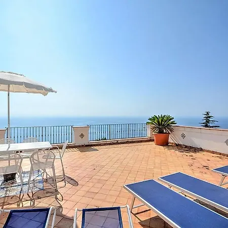 Sleeps 8 Pool Air Con Wifi