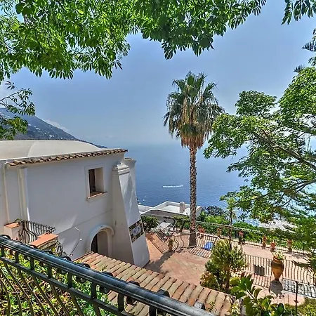 Sleeps 8 Pool Air Con Wifi